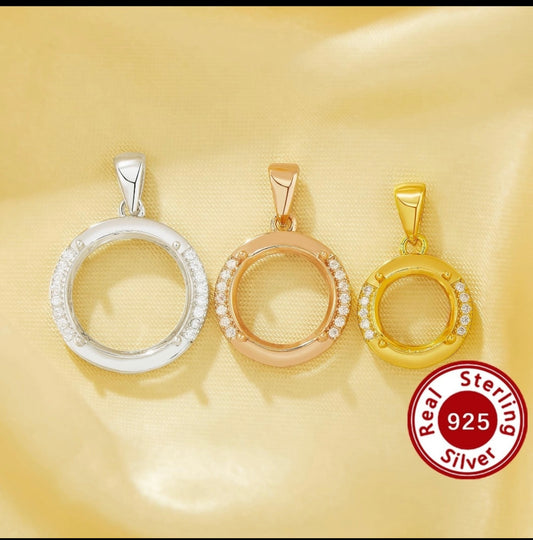 Coraline Pendant