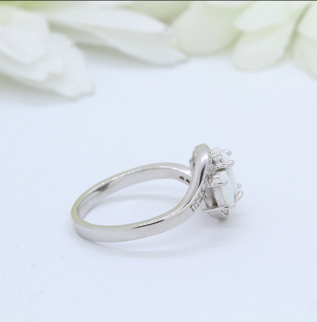 Plein de Vie Three Stone Ring