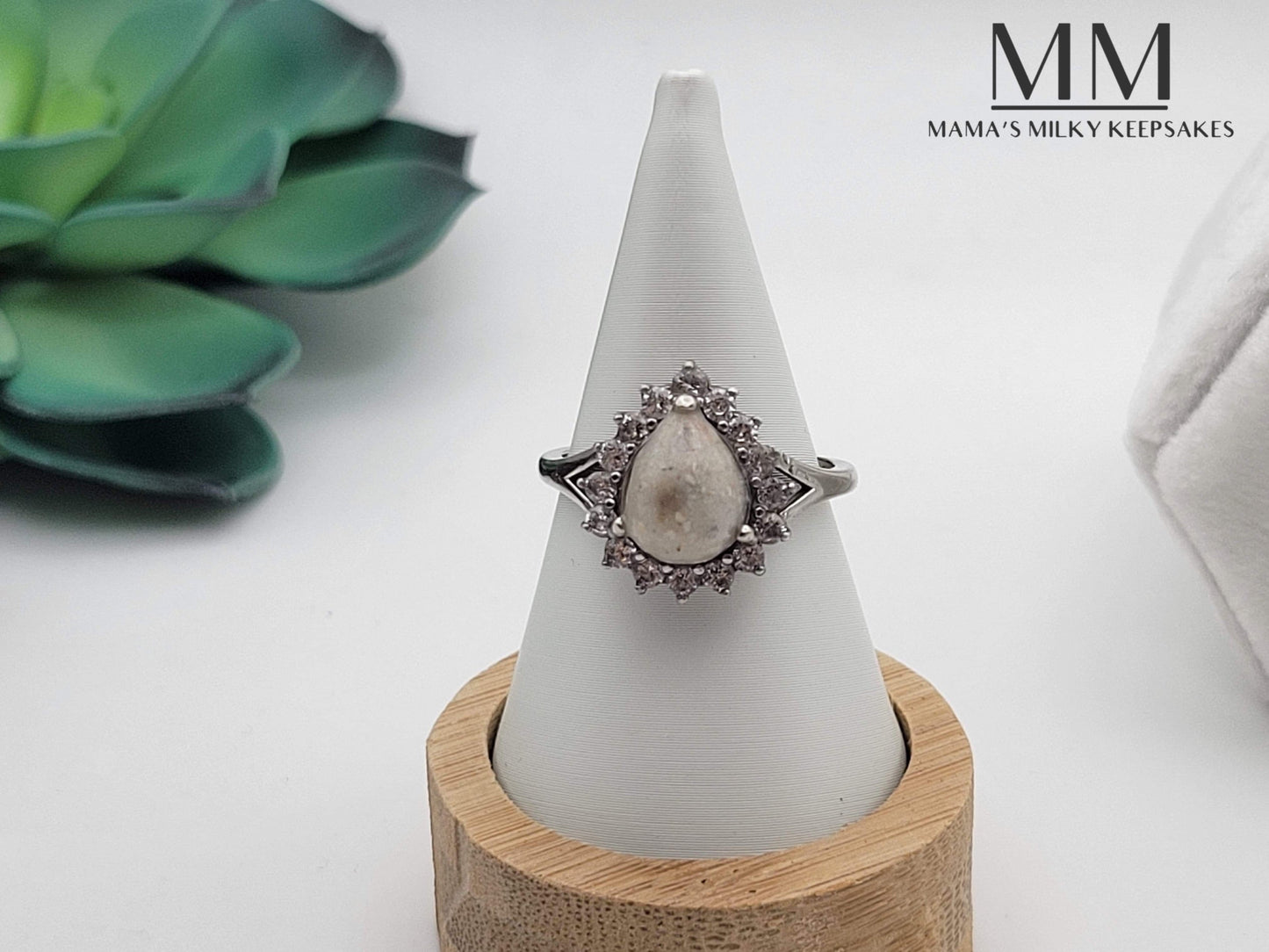 Breastmilk pear ring
Cremation pear ring, keepsake pear ring
Sterling Silver pear ring
Hair pear ring, Ash pear ring , Umbilical Cord pear ring
BreastmilkJewelry pear ring