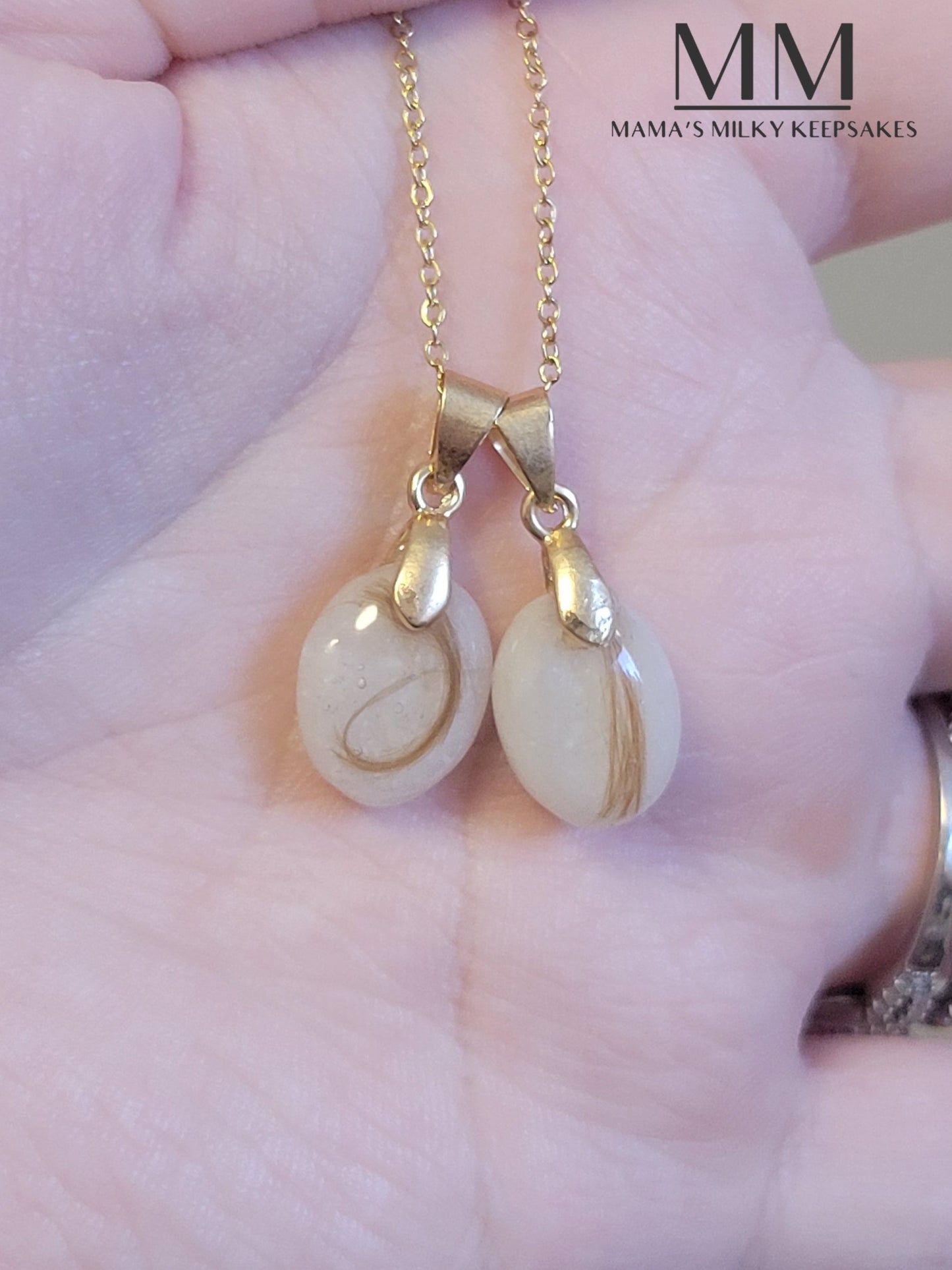 Lone Oval Necklace