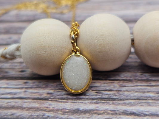 Dainty Oval Pendant