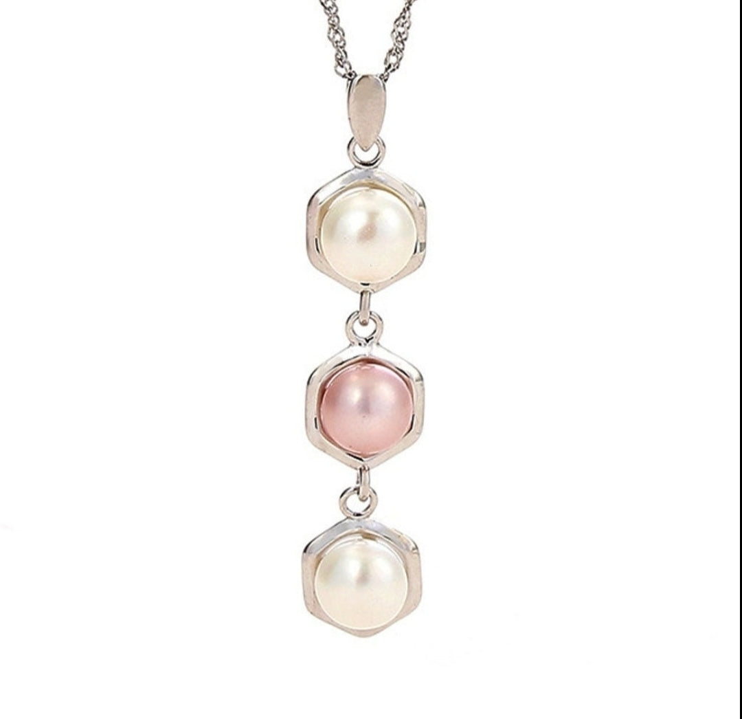 Overstock Pea Pod Necklace